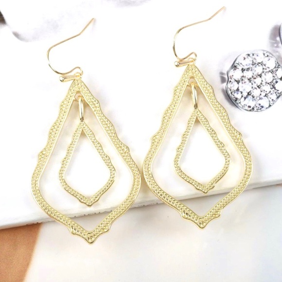 ✂️KENDRA SCOTT Simon Drop Earrings in Gold - Picture 5 of 13